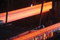 Doanh nghiệp thép, xi măng bị "phân biệt đối xử"?